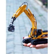 Spielzeugbagger Huina mit Greifer